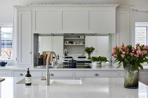 WHITE ARABESQUE - Image 4